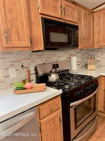 115 LAKE ST Street, Palatka, FL 32177