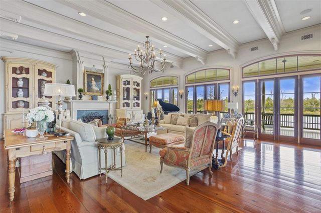 4274 Bayou Bay Drive, Lake Charles, LA 70605