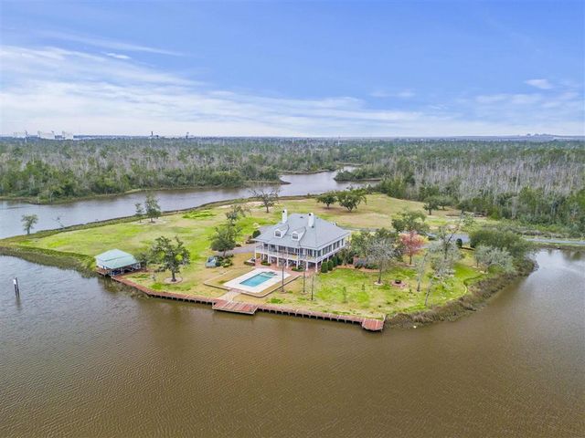 4274 Bayou Bay Drive, Lake Charles, LA 70605