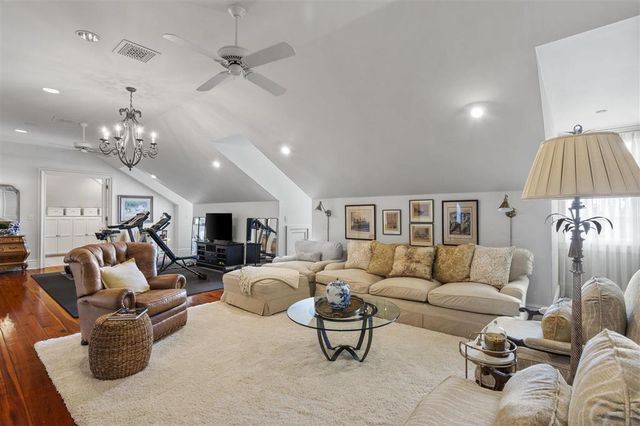 4274 Bayou Bay Drive, Lake Charles, LA 70605