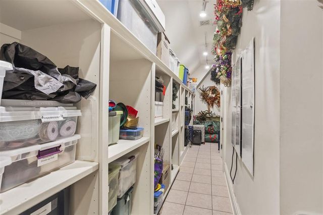 4274 Bayou Bay Drive, Lake Charles, LA 70605