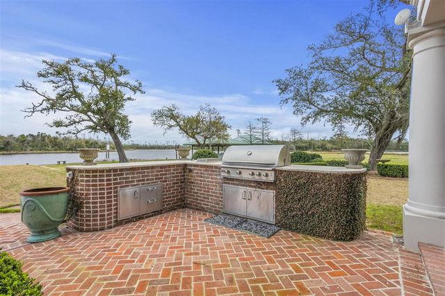 4274 Bayou Bay Drive, Lake Charles, LA 70605