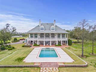 4274 Bayou Bay Drive, Lake Charles, LA 70605