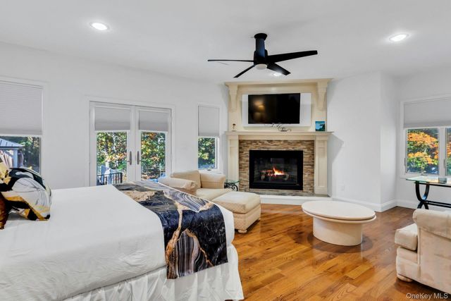 10 Bay Woods Drive, Hampton Bays, NY 11946