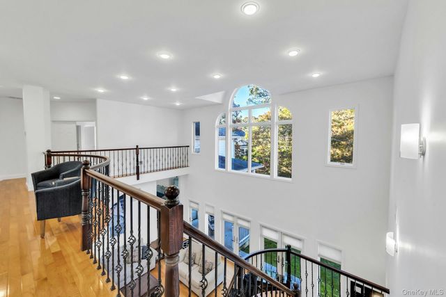 10 Bay Woods Drive, Hampton Bays, NY 11946