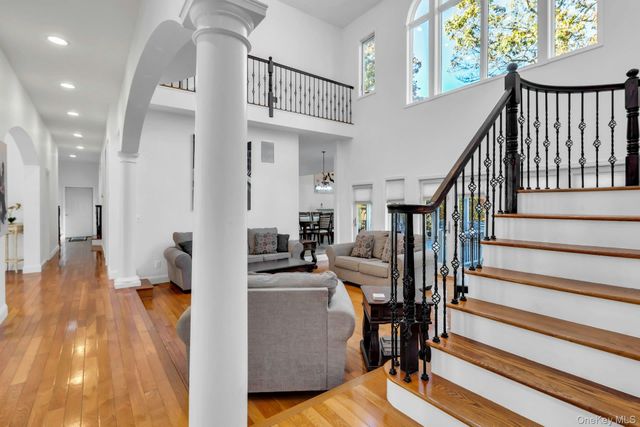 10 Bay Woods Drive, Hampton Bays, NY 11946