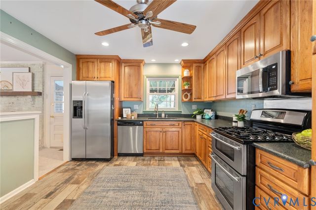 10100 Stonemark Ct, Henrico, VA 23238