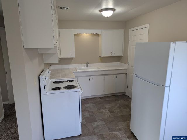 923-945 Fir St S, Salem, OR 97302