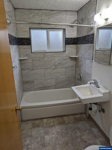 923-945 Fir St S, Salem, OR 97302