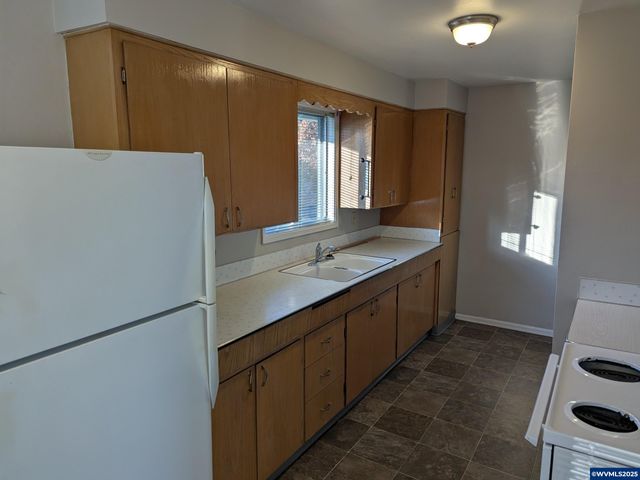 923-945 Fir St S, Salem, OR 97302