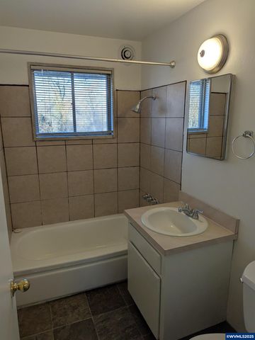 923-945 Fir St S, Salem, OR 97302