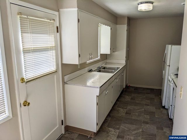 923-945 Fir St S, Salem, OR 97302