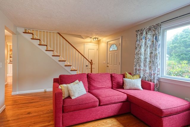 205 Central St, Holliston, MA 01746