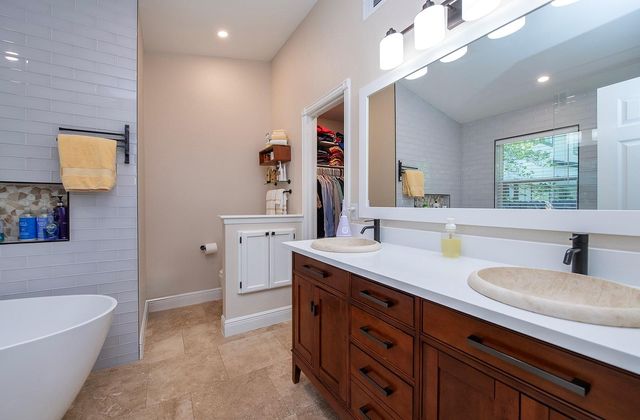 8318 Glen Canyon DR, Round Rock, TX 78681