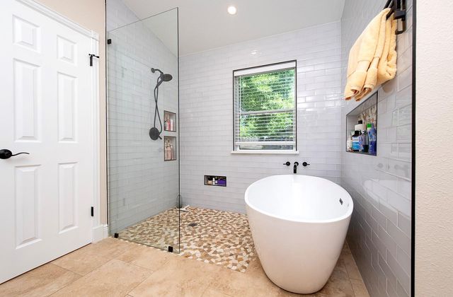 8318 Glen Canyon DR, Round Rock, TX 78681