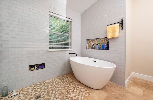 8318 Glen Canyon DR, Round Rock, TX 78681