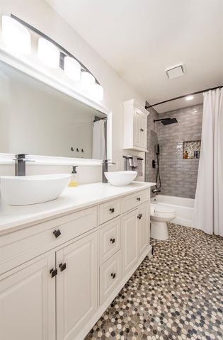 8318 Glen Canyon DR, Round Rock, TX 78681