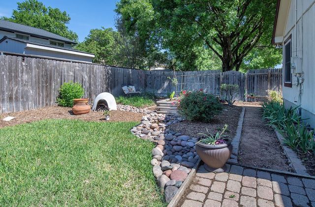 8318 Glen Canyon DR, Round Rock, TX 78681