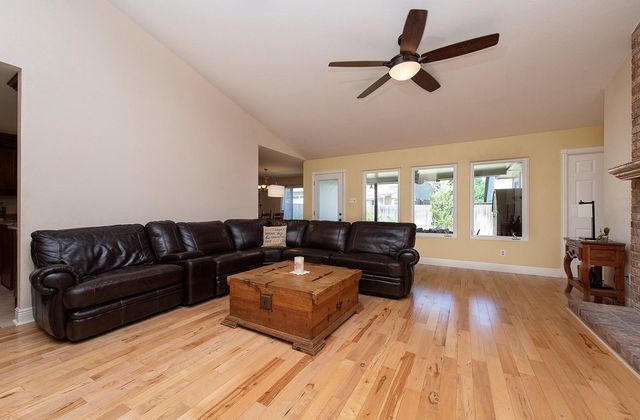 8318 Glen Canyon DR, Round Rock, TX 78681