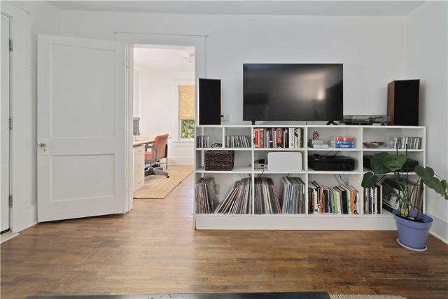 106 W Boles Street, Fayetteville, AR 72701