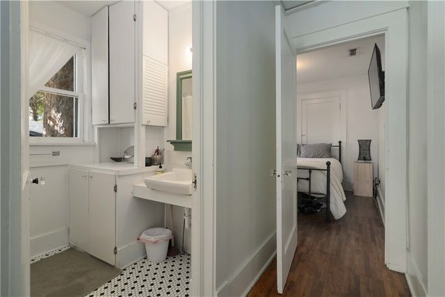 106 W Boles Street, Fayetteville, AR 72701