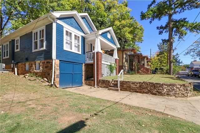 106 W Boles Street, Fayetteville, AR 72701