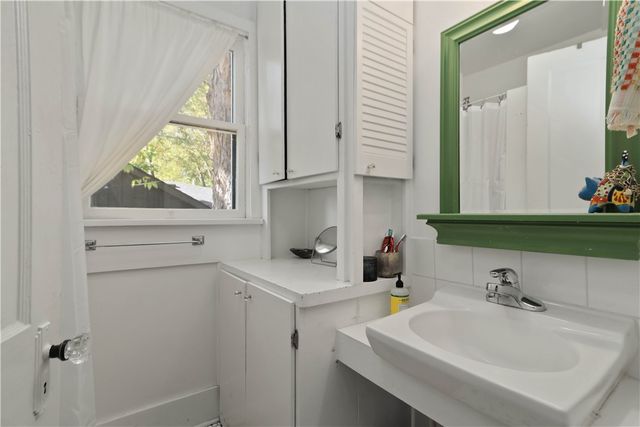 106 W Boles Street, Fayetteville, AR 72701