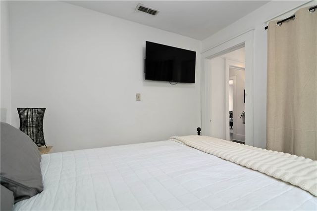 106 W Boles Street, Fayetteville, AR 72701