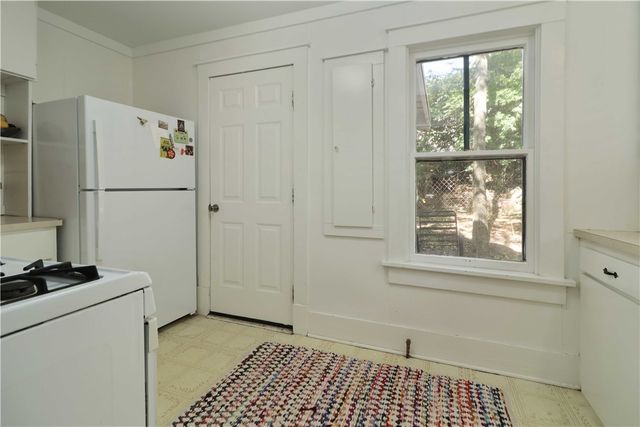 106 W Boles Street, Fayetteville, AR 72701