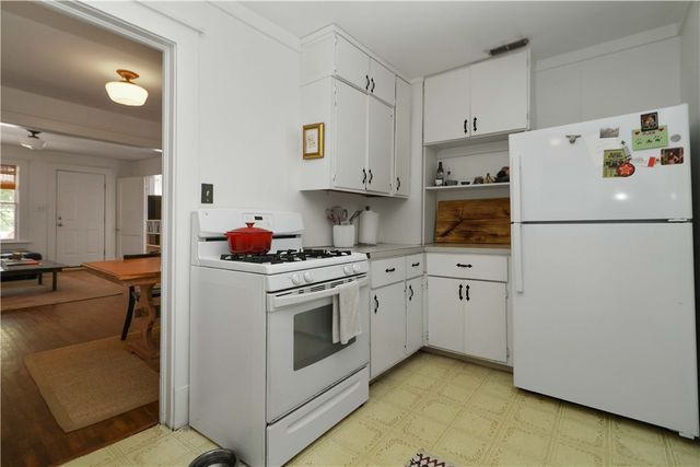 106 W Boles Street, Fayetteville, AR 72701