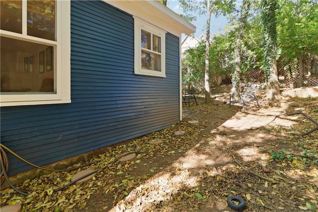 106 W Boles Street, Fayetteville, AR 72701