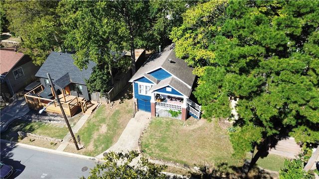 106 W Boles Street, Fayetteville, AR 72701