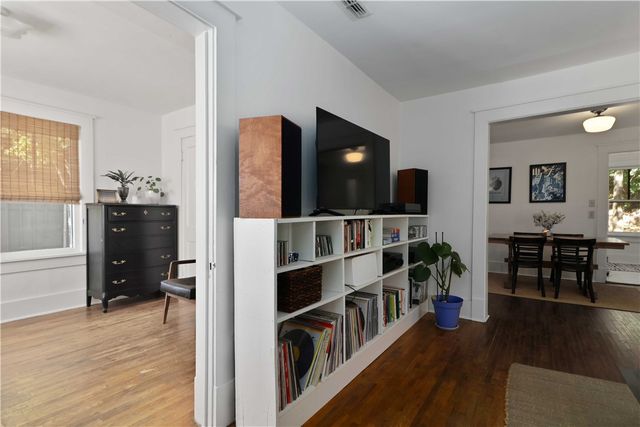 106 W Boles Street, Fayetteville, AR 72701