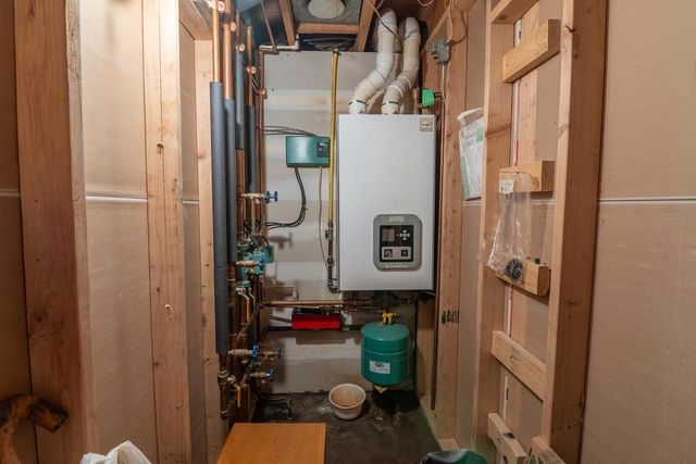 205 W HICKORY STREET, Abbotsford, WI 54405