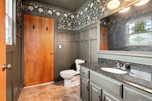 7015 61st AVENUE, Kenosha, WI 53142