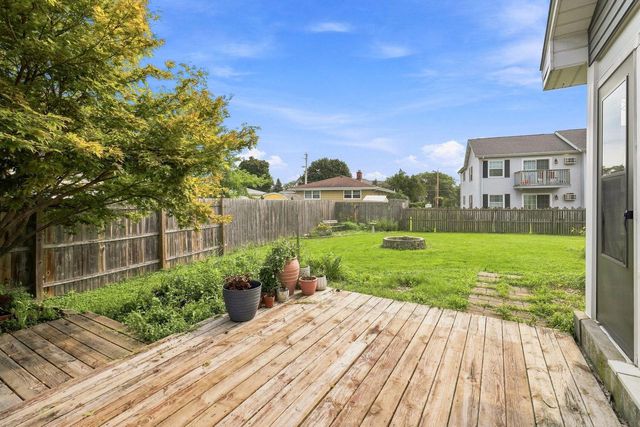 7015 61st AVENUE, Kenosha, WI 53142