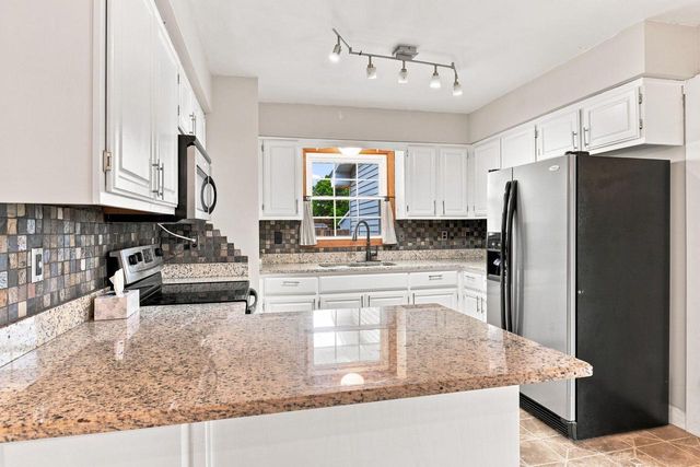 7015 61st AVENUE, Kenosha, WI 53142