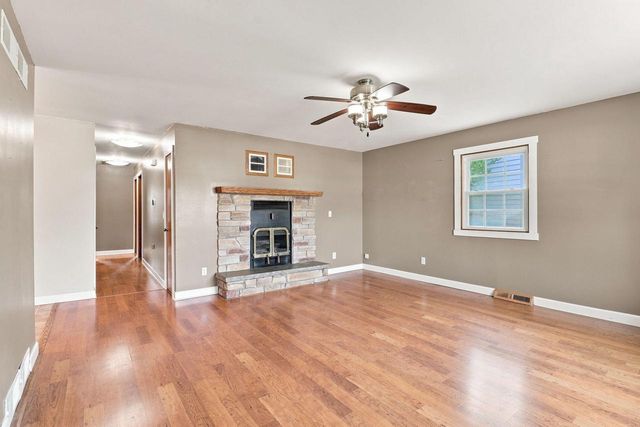 7015 61st AVENUE, Kenosha, WI 53142