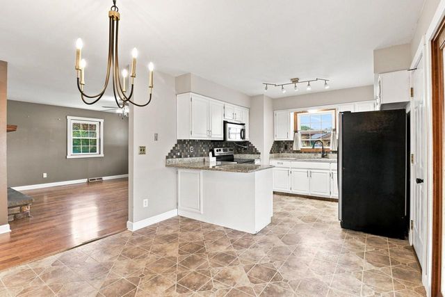 7015 61st AVENUE, Kenosha, WI 53142
