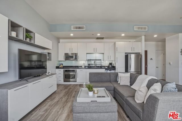 1100 Wilshire Boulevard 2201, Los Angeles, CA 90017