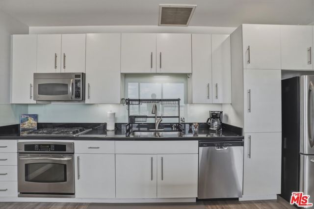 1100 Wilshire Boulevard 2201, Los Angeles, CA 90017