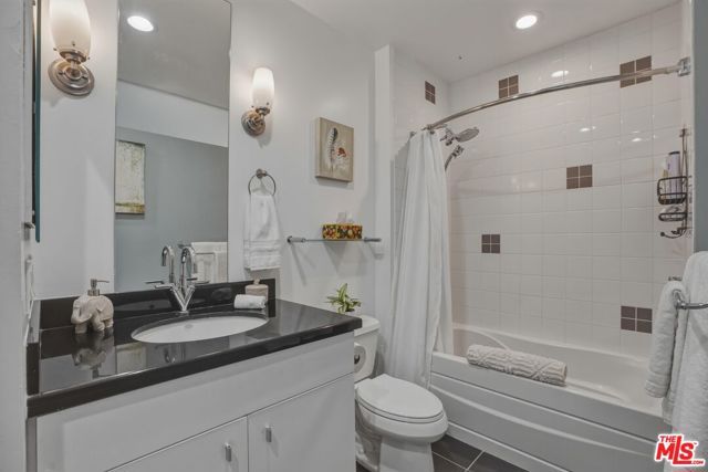 1100 Wilshire Boulevard 2201, Los Angeles, CA 90017