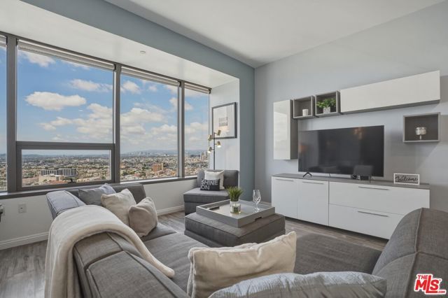 1100 Wilshire Boulevard 2201, Los Angeles, CA 90017