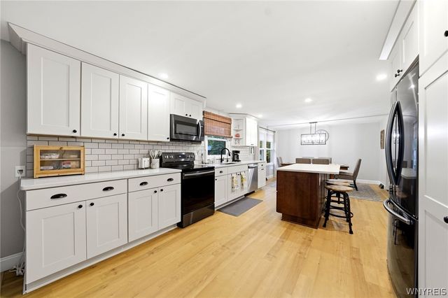 4 Woodward Court, West Seneca, NY 14224