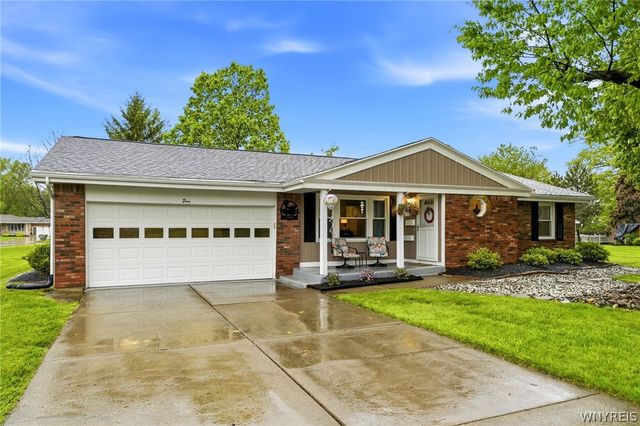 4 Woodward Court, West Seneca, NY 14224