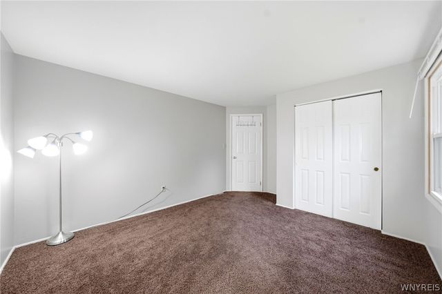 4 Woodward Court, West Seneca, NY 14224