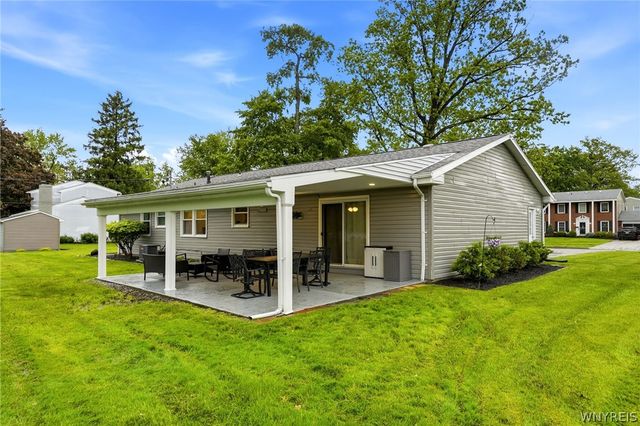 4 Woodward Court, West Seneca, NY 14224
