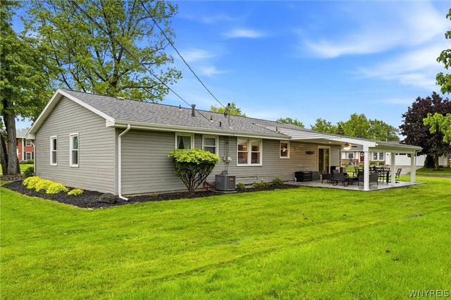 4 Woodward Court, West Seneca, NY 14224