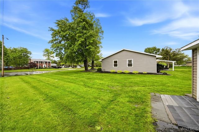 4 Woodward Court, West Seneca, NY 14224