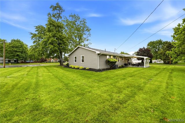 4 Woodward Court, West Seneca, NY 14224